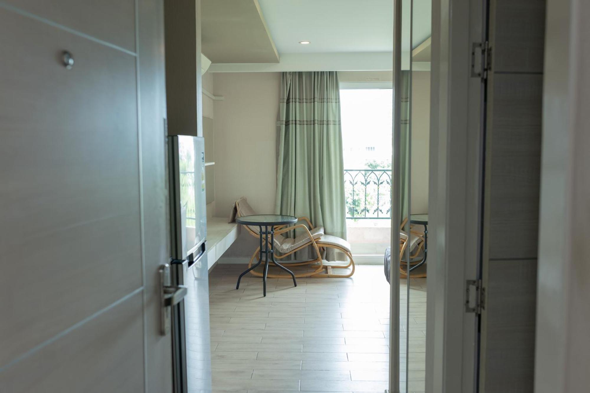 Seven Seas Condo Resort Jomtien Beach Exterior photo